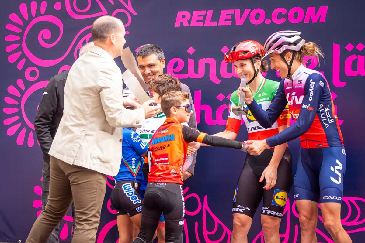 La prueba ciclista Reinas de la Alhambra, en imágenes