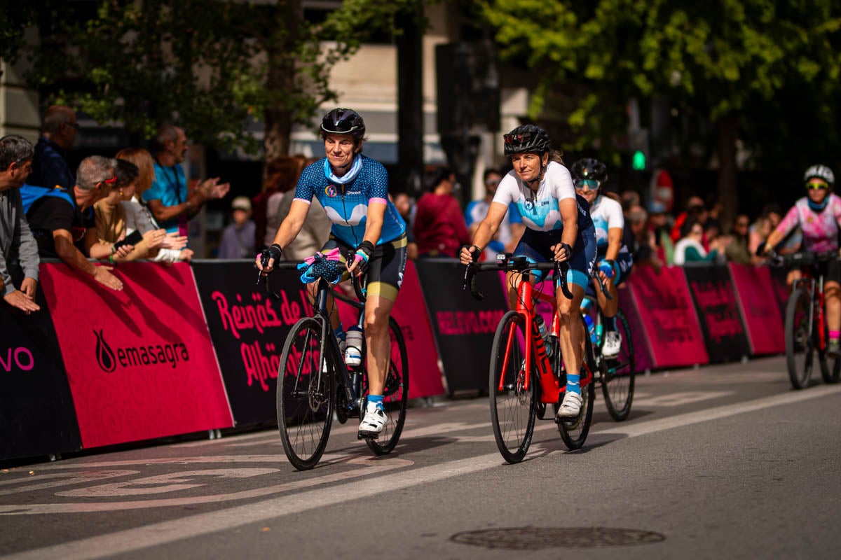 La prueba ciclista Reinas de la Alhambra, en imágenes