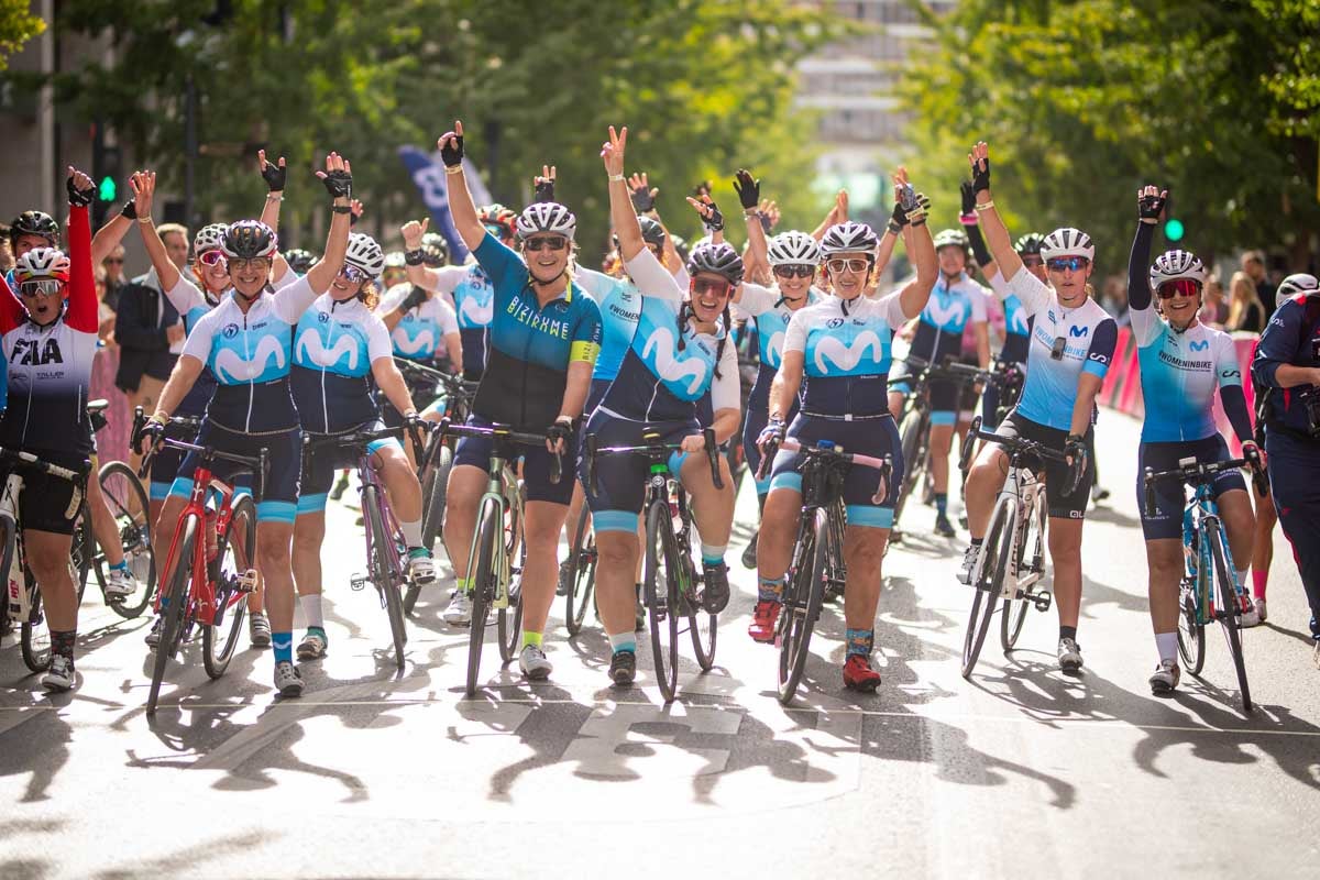 La prueba ciclista Reinas de la Alhambra, en imágenes