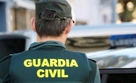 Entra en un chalé de La Zubia para robar un valioso lebrillo de cerámica de Fajalauza