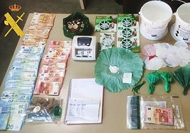 Desarticulan un clan familiar que vendría drogas en su domicilio de San Isidro en Níjar