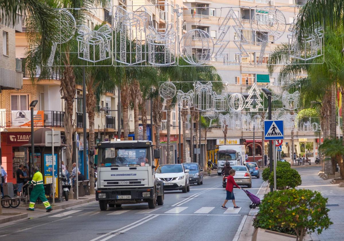 Avenida de Salobreña, una de las arterias principales de la ciudad.