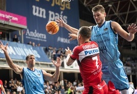 Ben Lammers (d) se hizo gigante ante el Covirán.