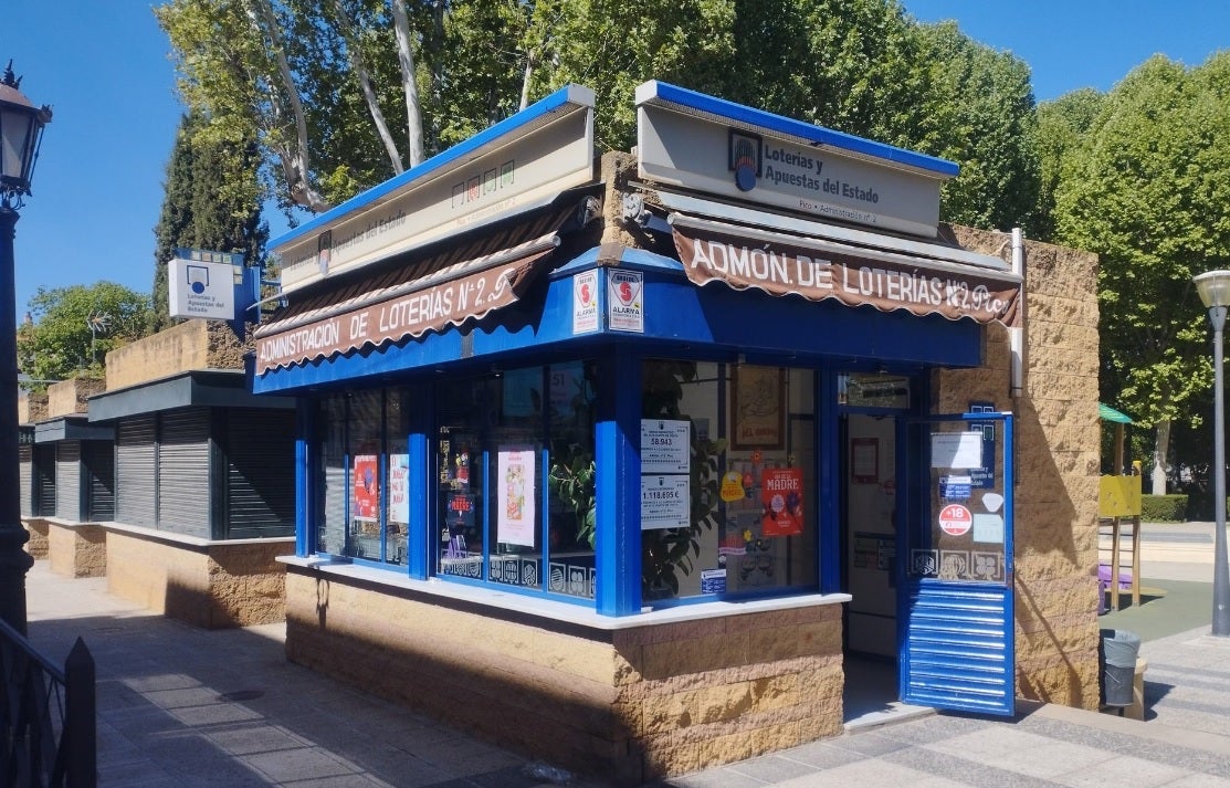 Administración de Guadix en la que ha caído el primer premio de la Bonoloto del sábado.