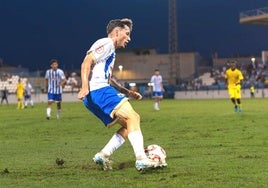 El mediapunta Pablo Muñoz, titular habitual en el Motril, causará baja esta jornada.