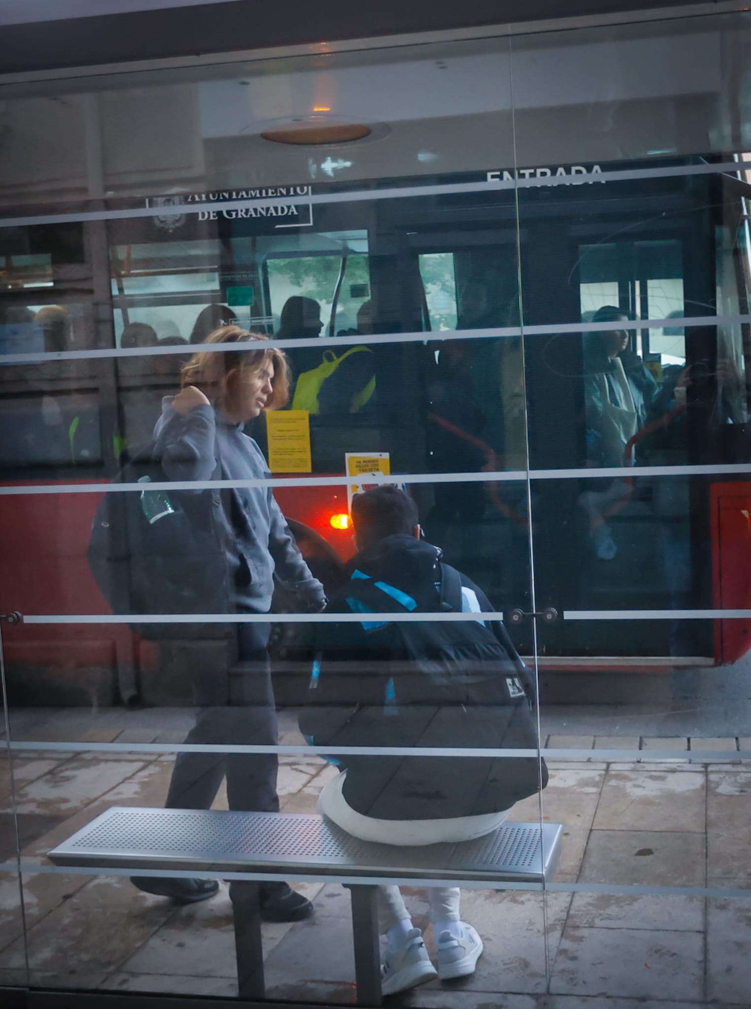 La huelga de los transportistas en Granada, en imágenes