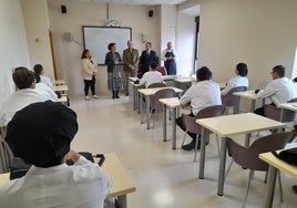 A la inauguración oficial del curso asistieron la delegada de Empleo y el concejal de Turismo de Baeza.