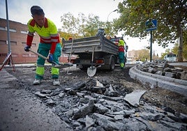 El plan de asfaltado en Granada capital se extenderá hasta marzo de 2025