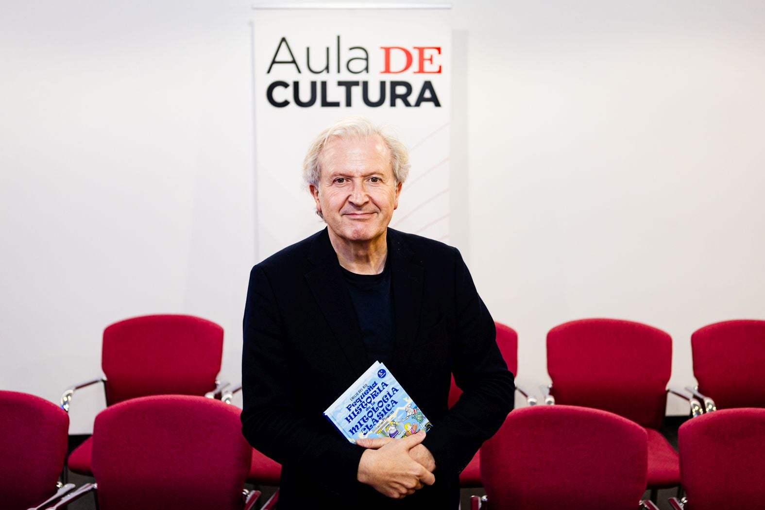 La mitología más actual: así ha sido el Aula de Cultura de IDEAL con Emilio del Río