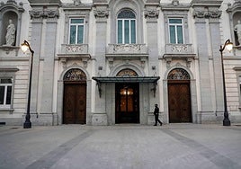 Ratifican la condena a dos pilotos de una patera que se incendió al volcar un bidón de gasolina