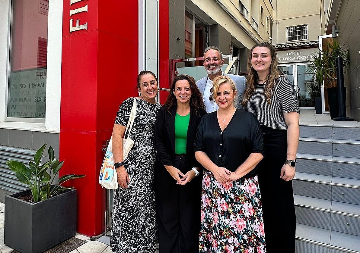 Reunión de la oncejal de Turismo, Beatriz González con el turoperador.