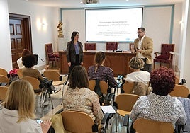 Farmacéuticos analizan la relación del cáncer de mama y la menopausia para mejorar la calidad de los pacientes