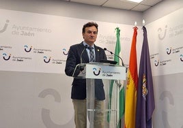 El alcalde de la capital, Agustín González, en rueda de prensa.