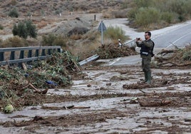 Los destrozos en las carreteras de Granada causados por el temporal, en imágenes