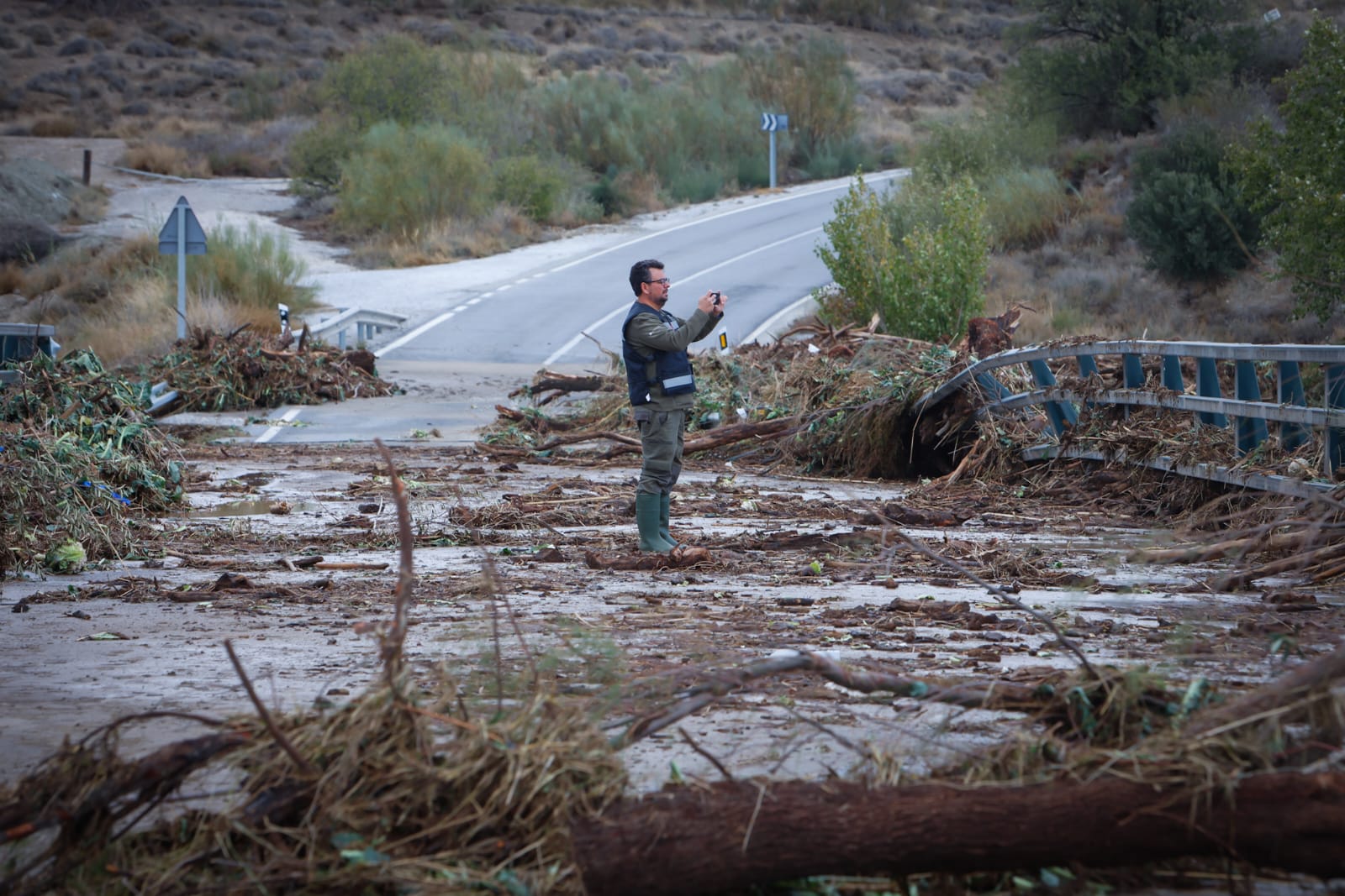 Los destrozos en las carreteras de Granada causados por el temporal, en imágenes