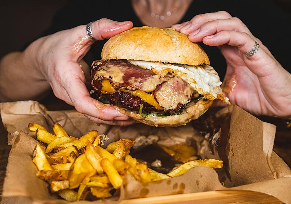 Imagen principal - El restaurante «canalla» de Granada que arrasa con su «cocina sin ataduras»