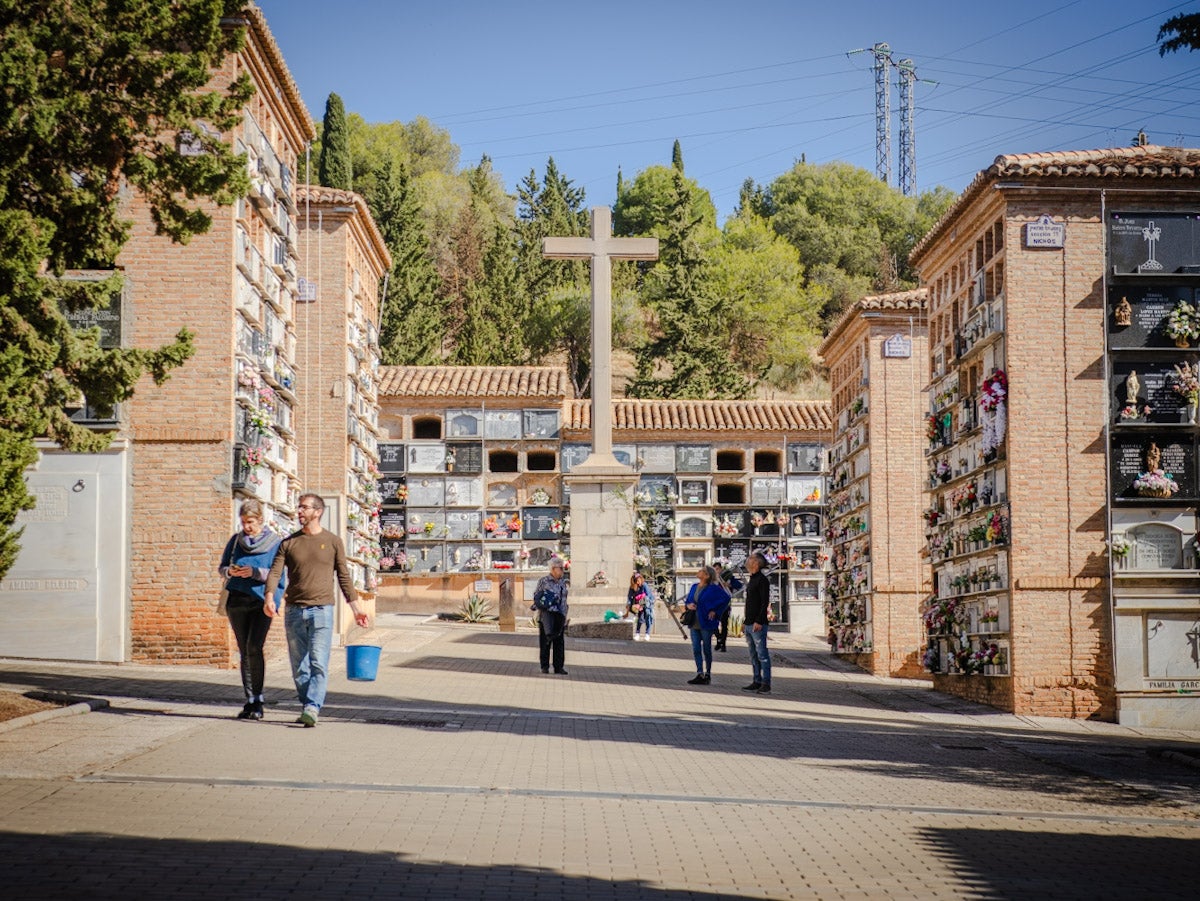 El Día de Todos los Santos en Granada, en imágenes