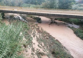 Nivel del agua en el nuevo Puente Tablas durante la DANA