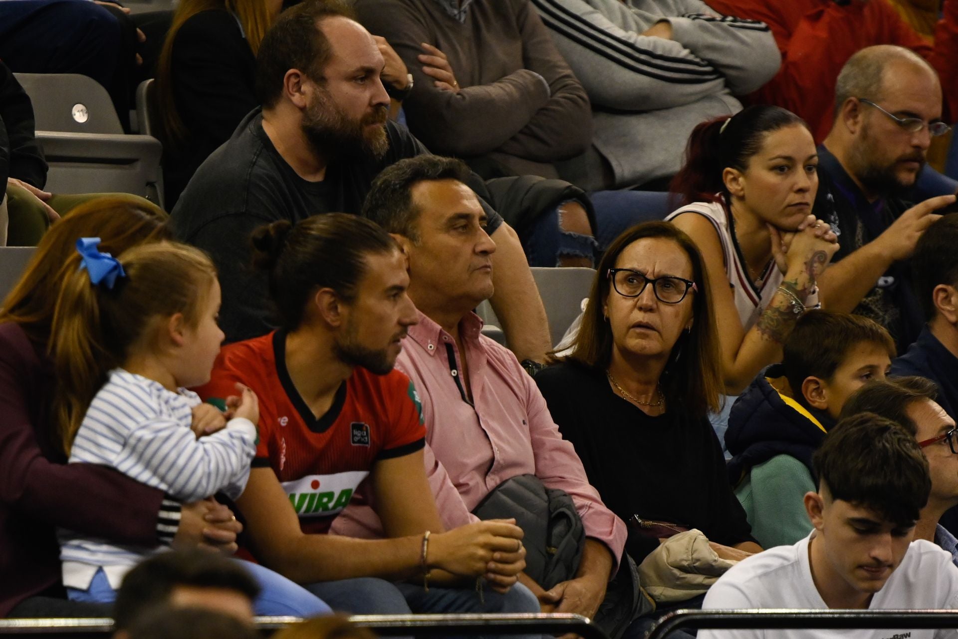 Encuéntrate en la grada durante el Covirán - Bilbao Basket