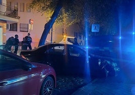 El vehículo que causó los daños en otros vehículos.