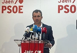 El portavoz municipal socialista, Julio Millán, este lunes.