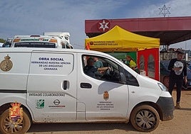 La Obra Social de la Virgen de las Angustias está en Valencia ayudando a los damnificados por la DANA