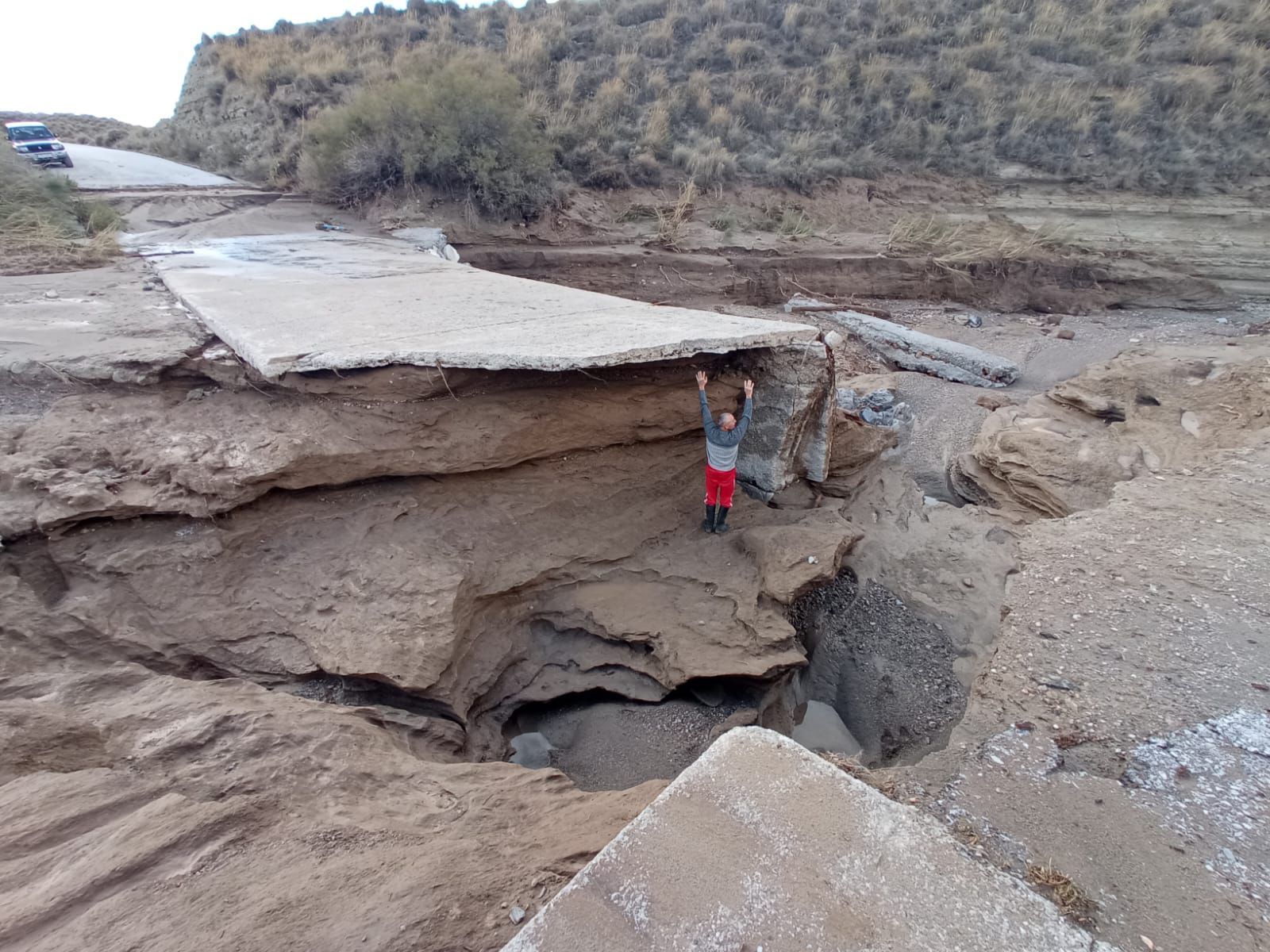 Carretera bastetana que conecta con La Jamula.