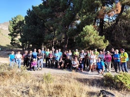 Grupo de senderistas en Almuñécar.