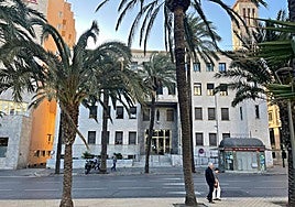 Absuelven a uno de los cuatro acusados de chantajear con imágenes a usuarios de webs de citas