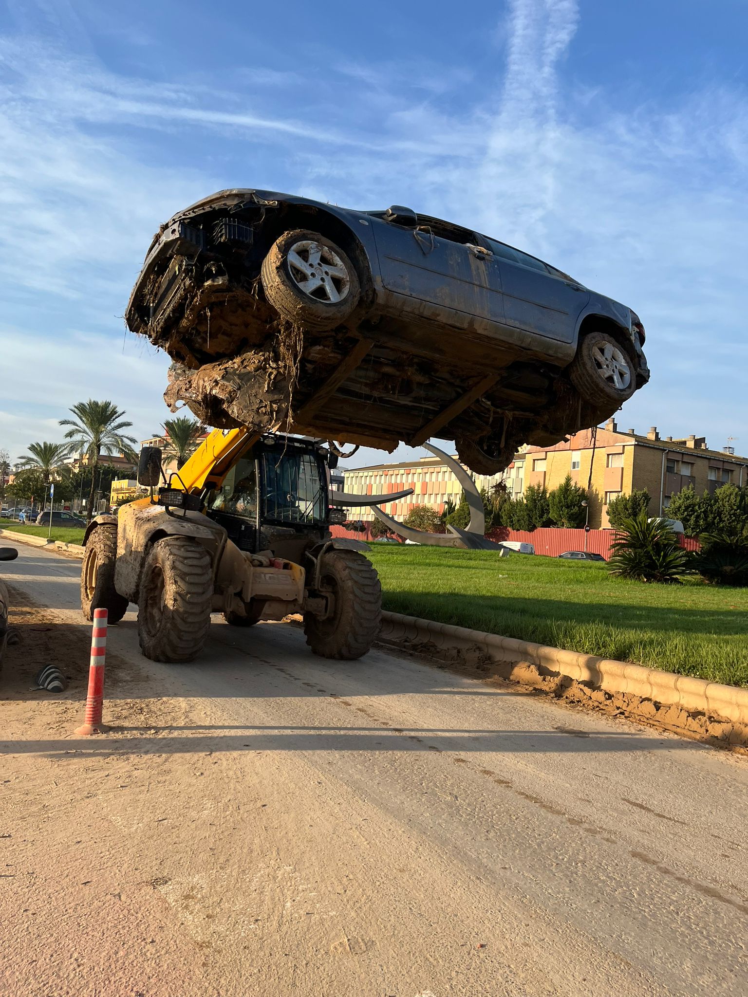 Un recorrido por Algemesí en plena labor de los voluntarios granadinos