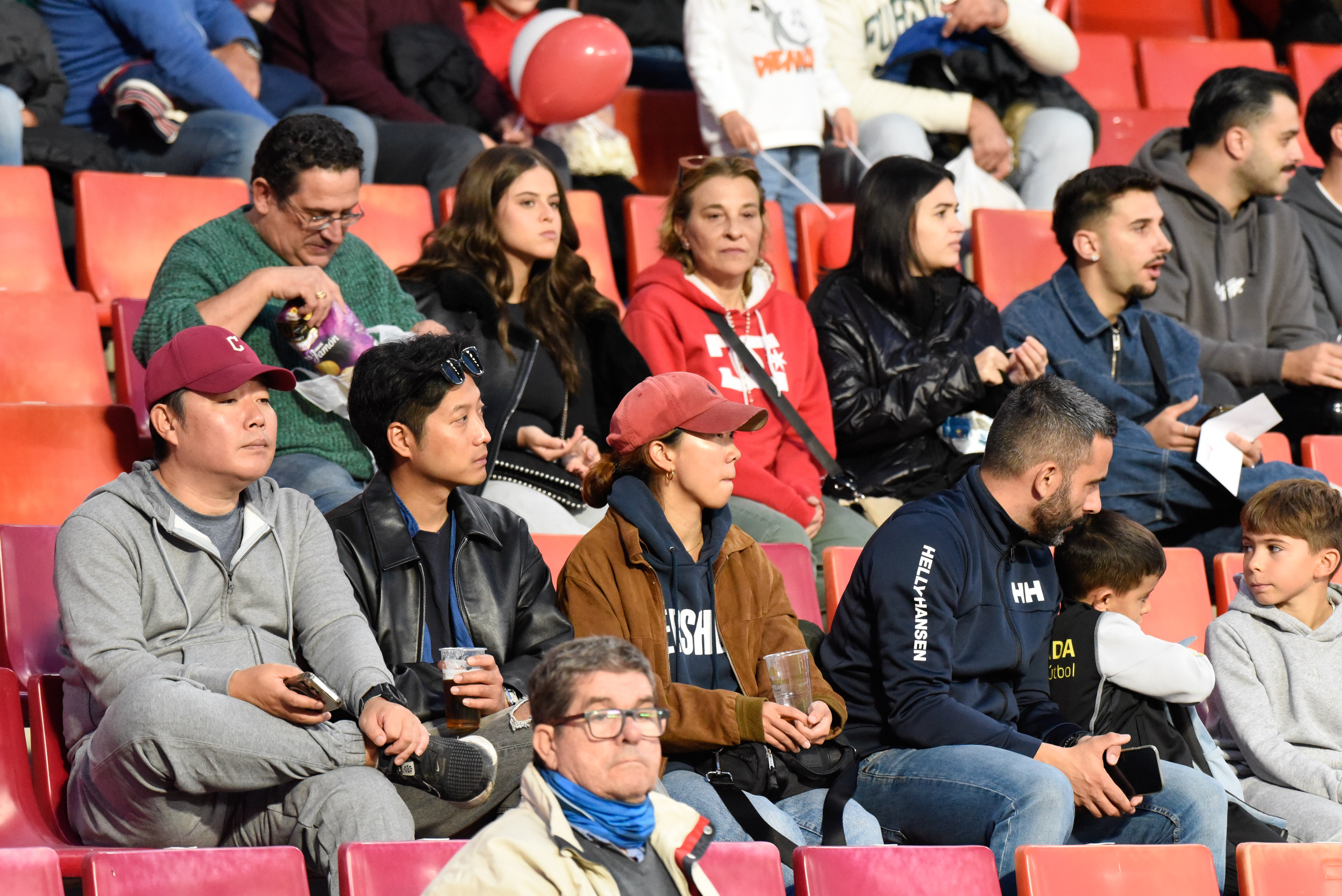 Encuéntrate en Los Cármenes en el Granada-Eldense