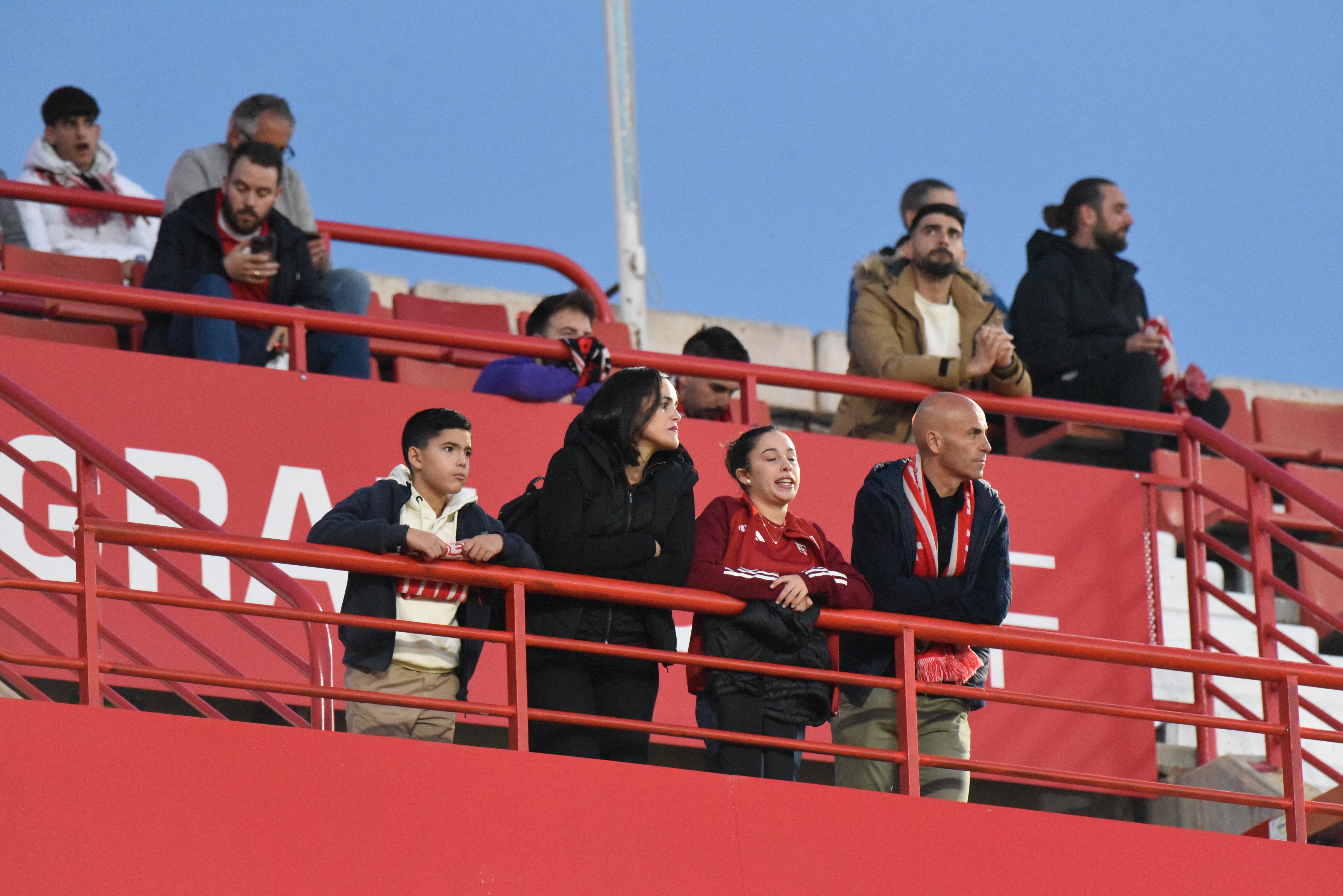 Encuéntrate en Los Cármenes en el Granada-Eldense