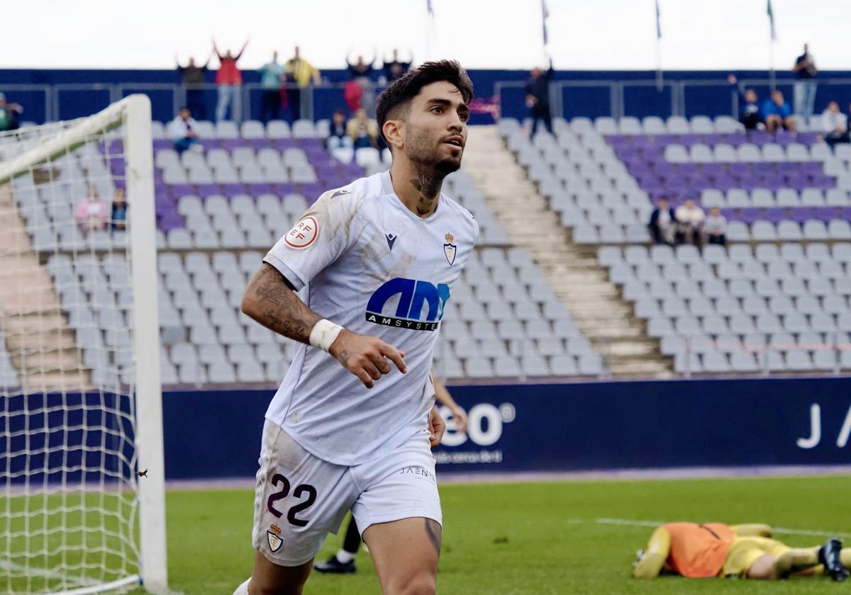 Óscar Lozano, por sanción, se perderá el encuentro de este domingo ante el Atlético Porcuna.