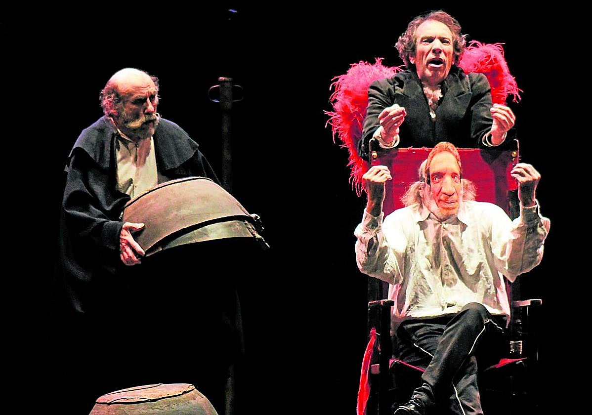 Los actores de La Zaranda, sobre el escenario del FIT de Cazorla.