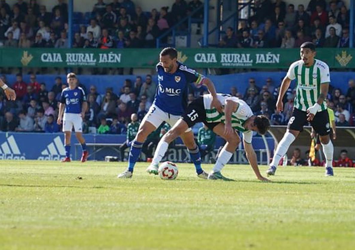 El Torremolinos se pasea en Linarejos