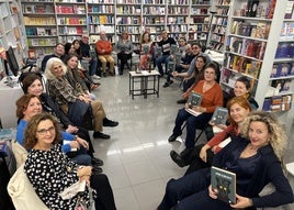 Reunión del Club de lectura de Granada Noir previo al encuentro con Javier Olivares