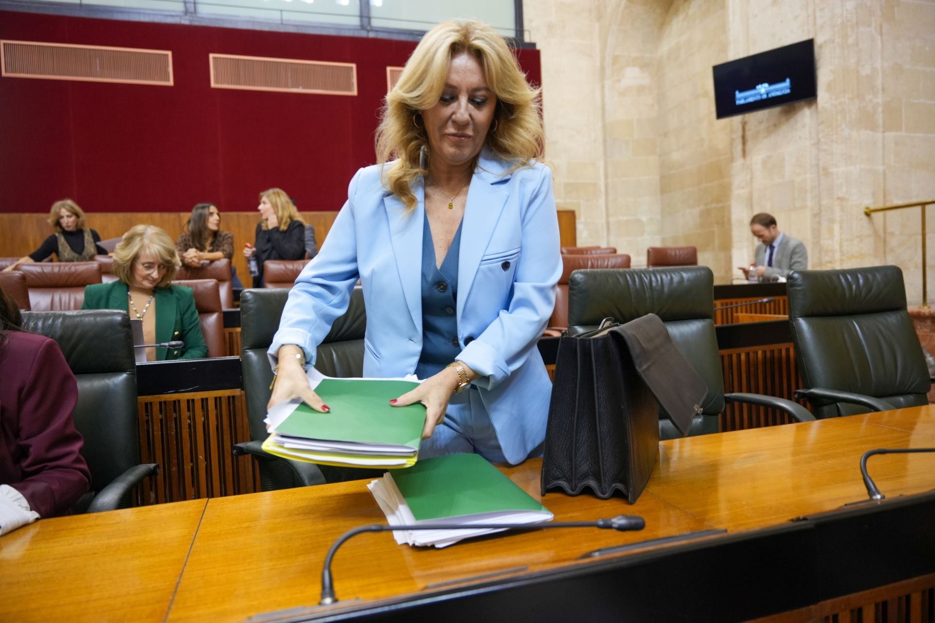 Carolina España, a su llegada al Parlamento para iniciar el debate.