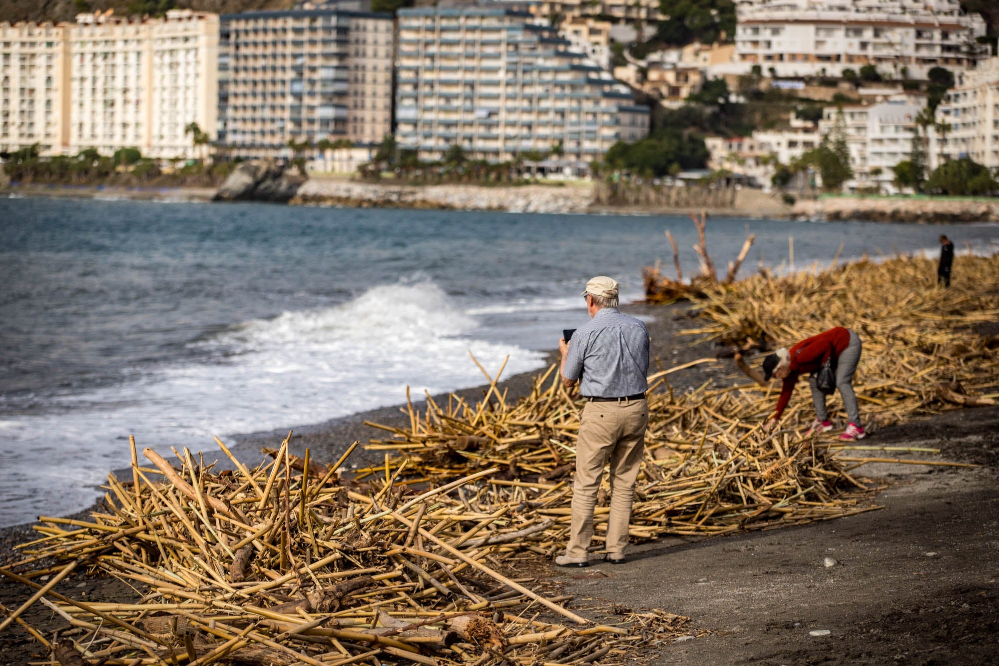 Los efectos del temporal en la Costa de Granada, en imágenes