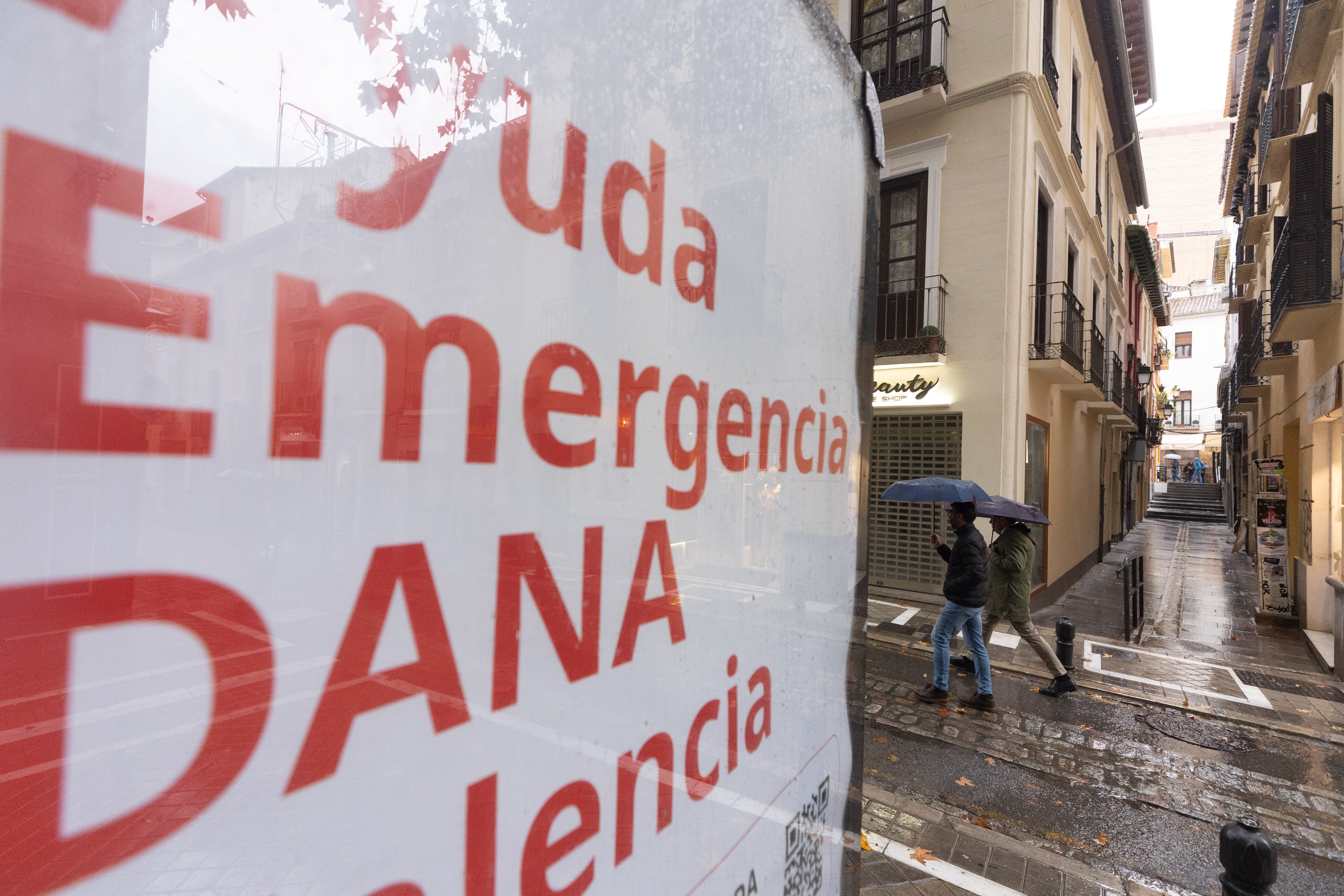 La lluvia fue una constante en la capital.