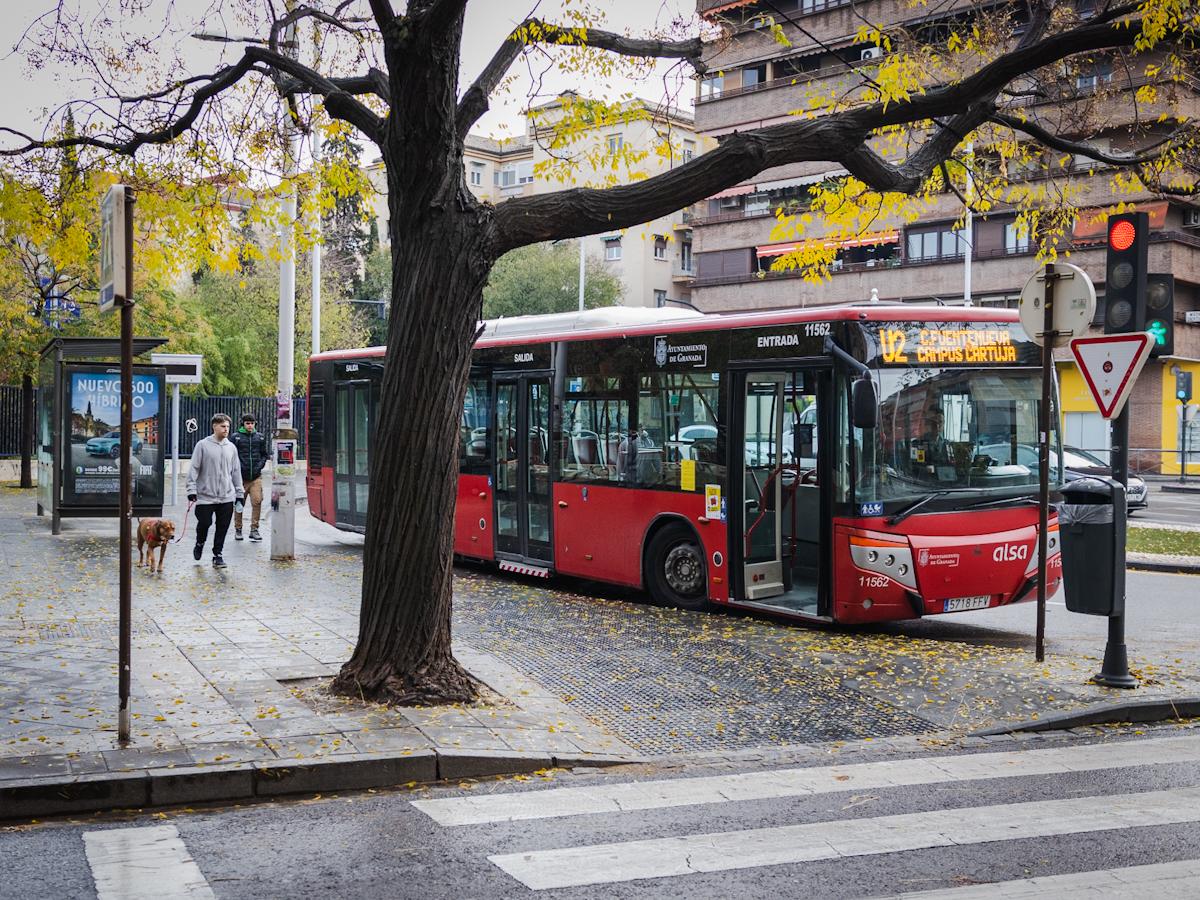 Las imágenes de Granada sin clases y sin tormentas este jueves