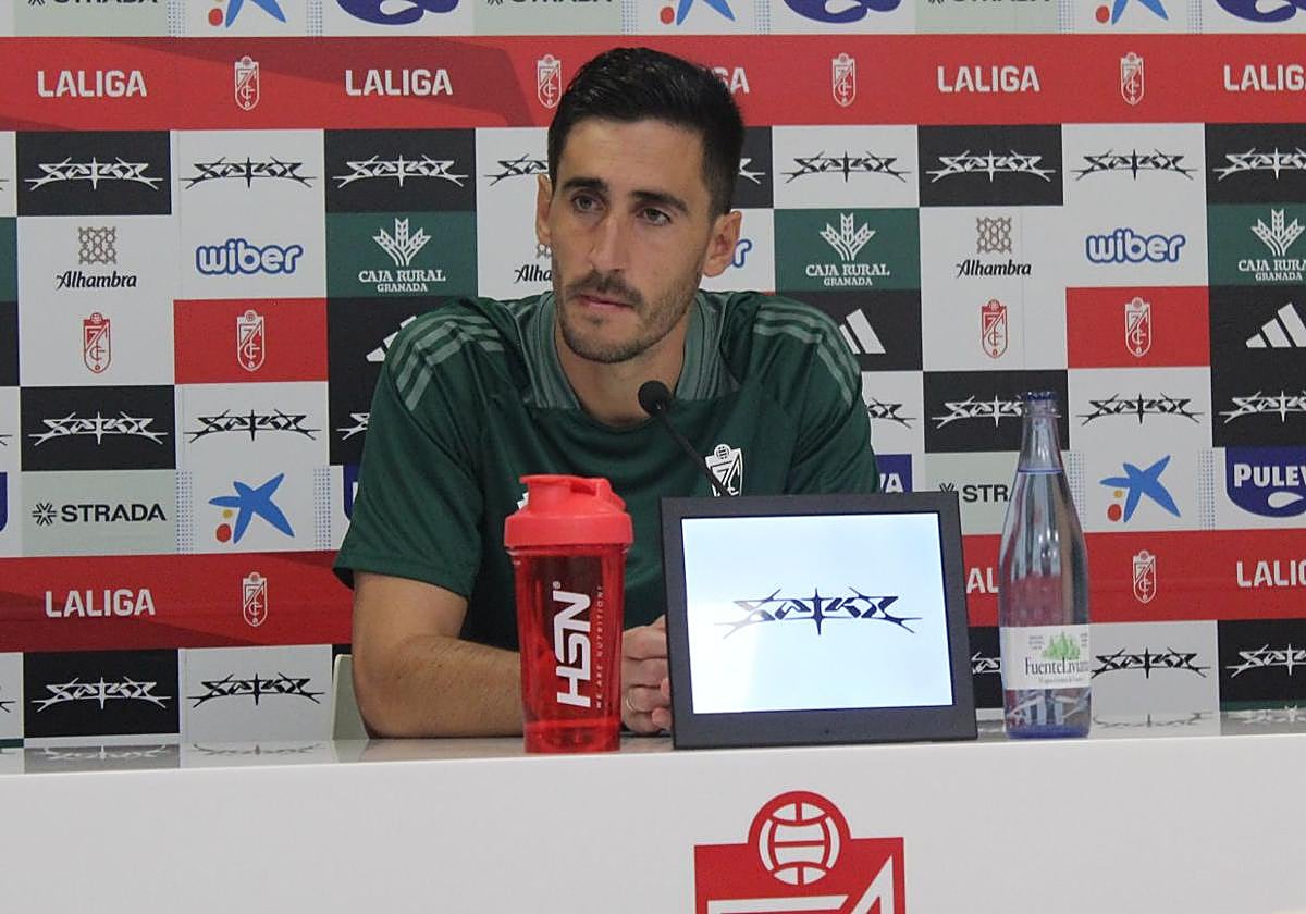 Diego Mariño comparece en la sala de prensa de la Ciudad Deportiva.