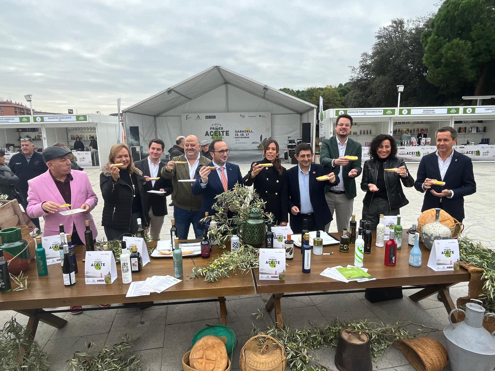 Desayuno con aceite de oliva temprano de Jaén para abrir los actos de la Feria en Sabadell.