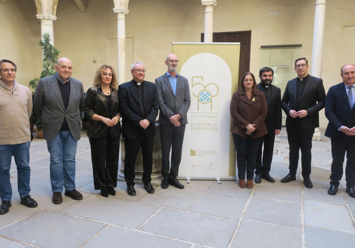 Asistentes a la primera reunión de la Comisión.