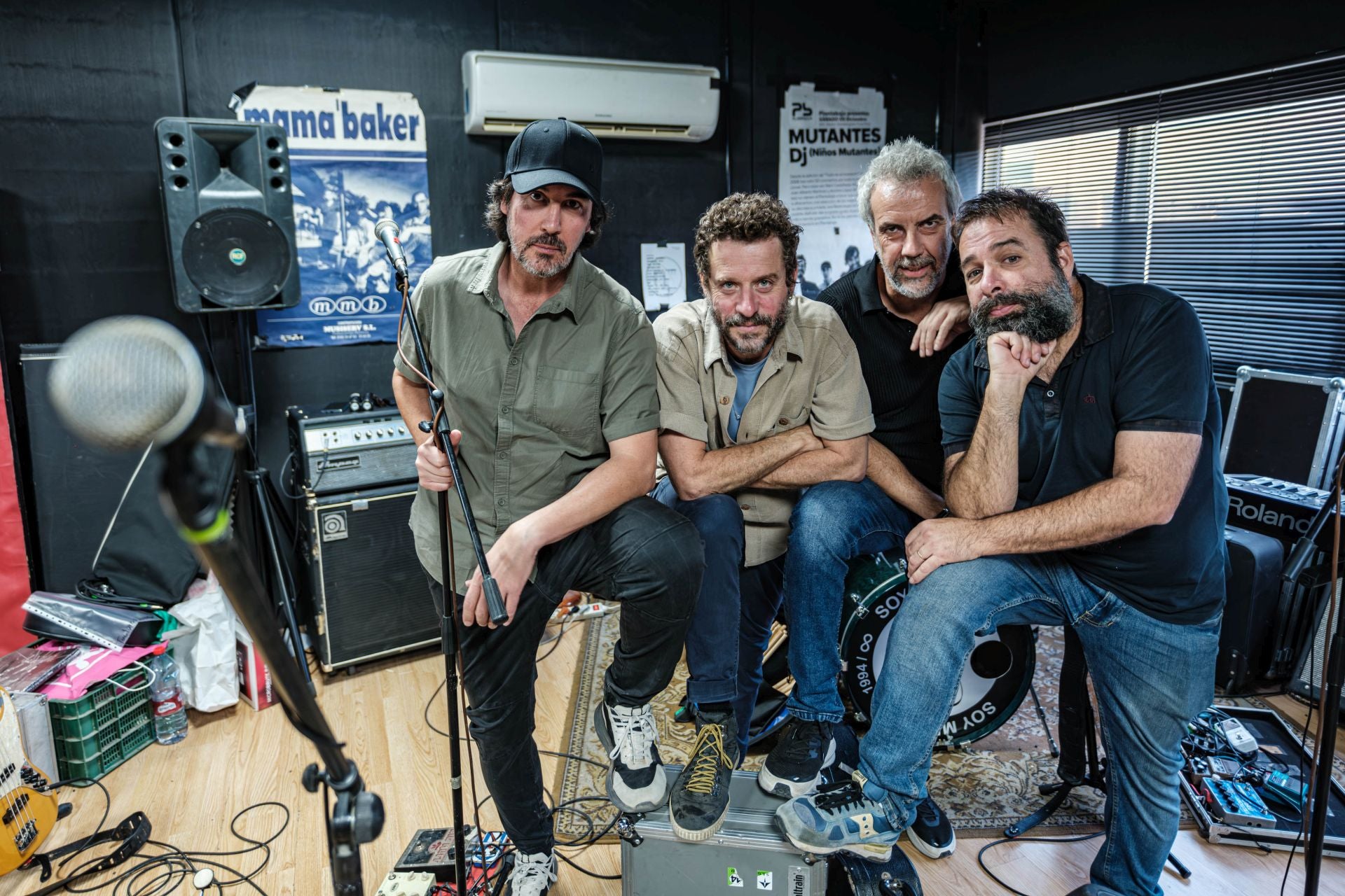 Migue, Juan Alberto, Nani y Andrés, en el último ensayo de Niños Mutantes.