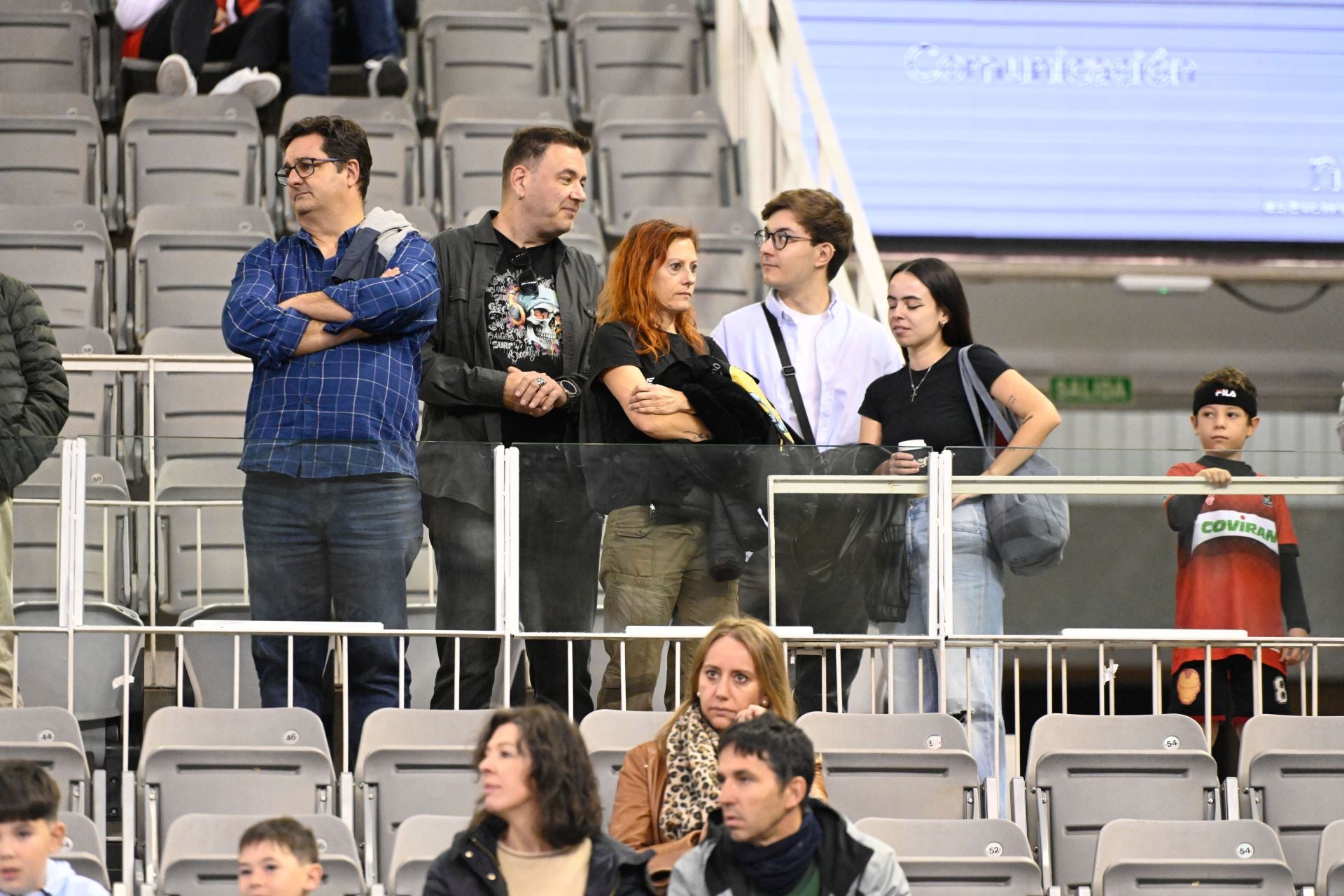 Encuéntrate en la grada durante el Covirán - Leyma Coruña