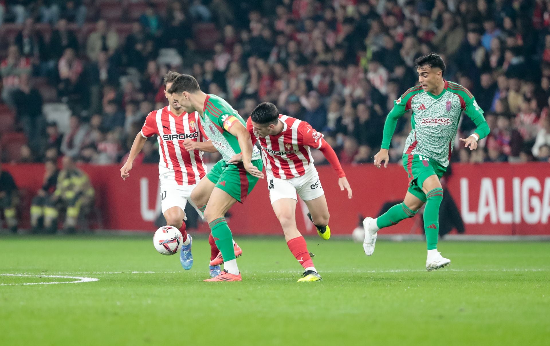 Las mejores imágenes del partido del Granada contra el Sporting