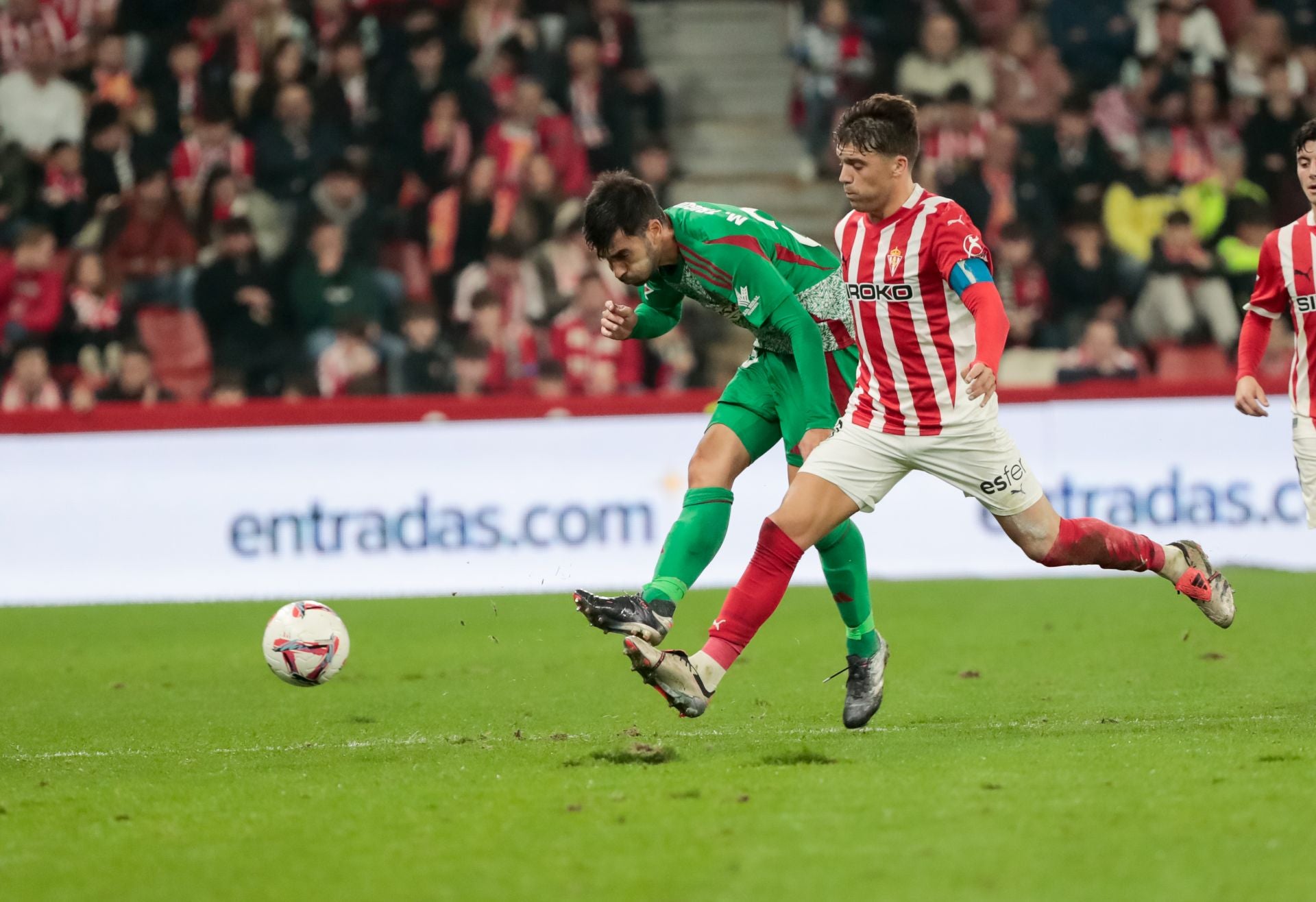 Las mejores imágenes del partido del Granada contra el Sporting