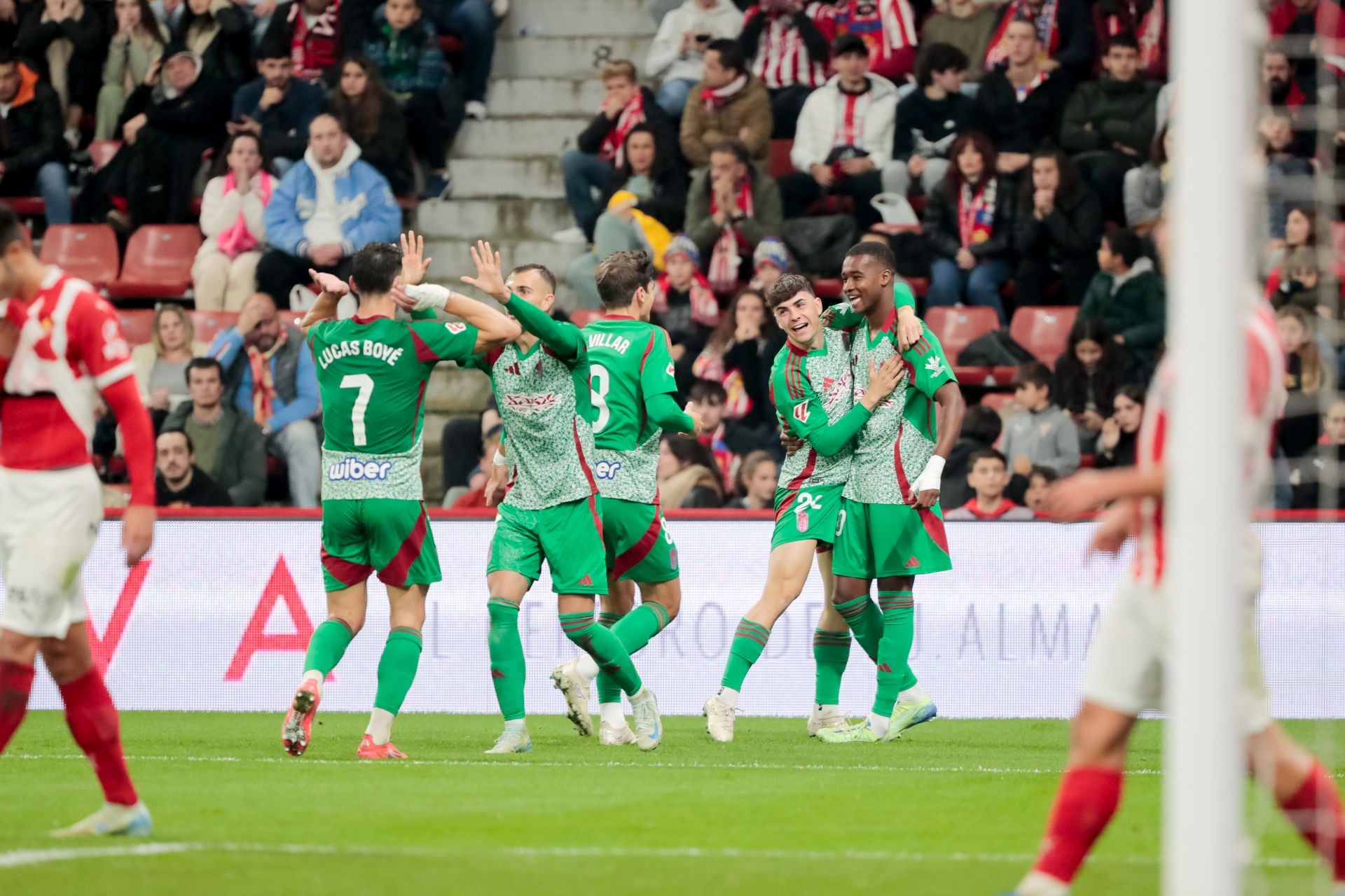 Las mejores imágenes del partido del Granada contra el Sporting