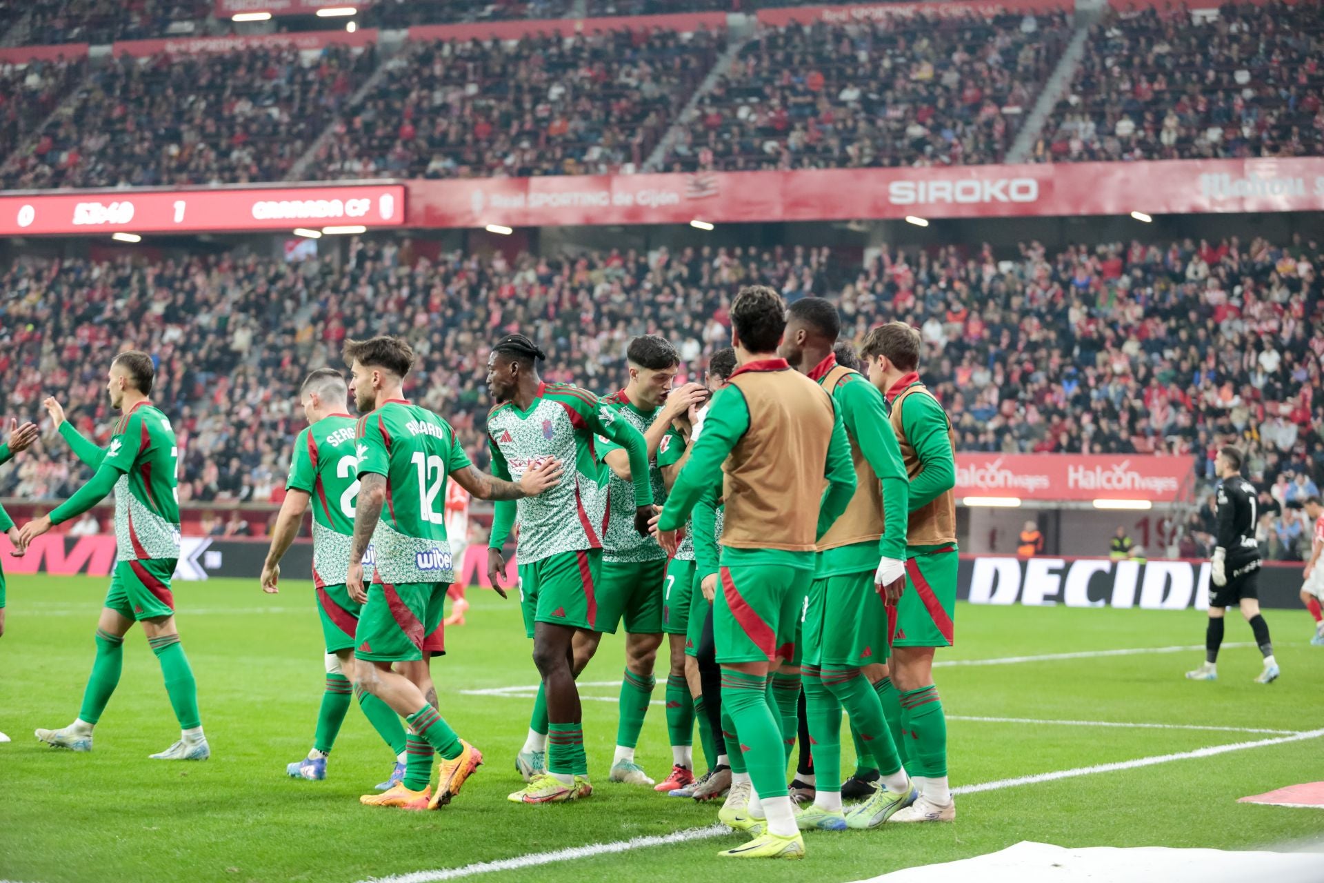 Las mejores imágenes del partido del Granada contra el Sporting