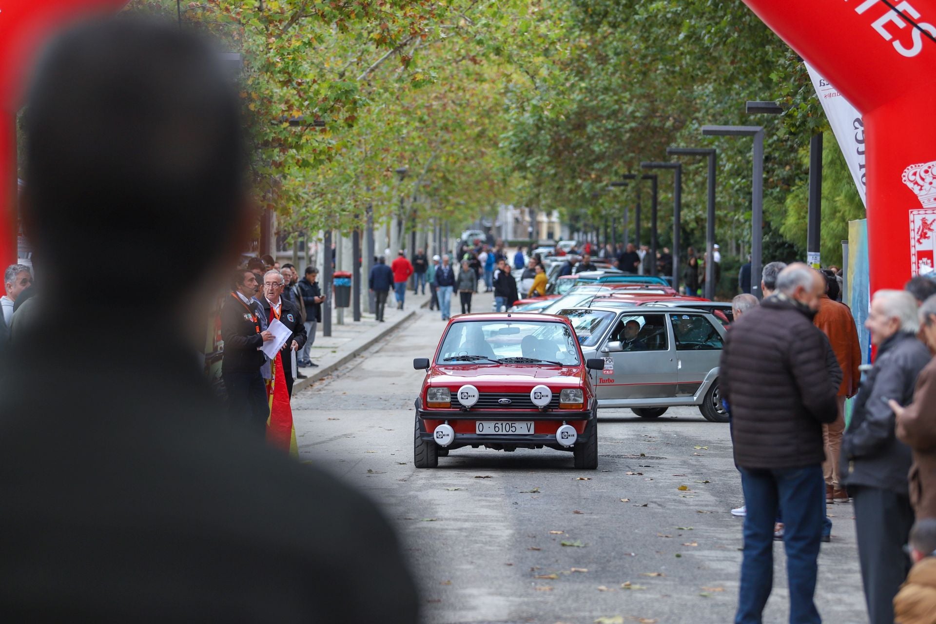 El Rally Primeras Nieves llena Granada de coches clásicos